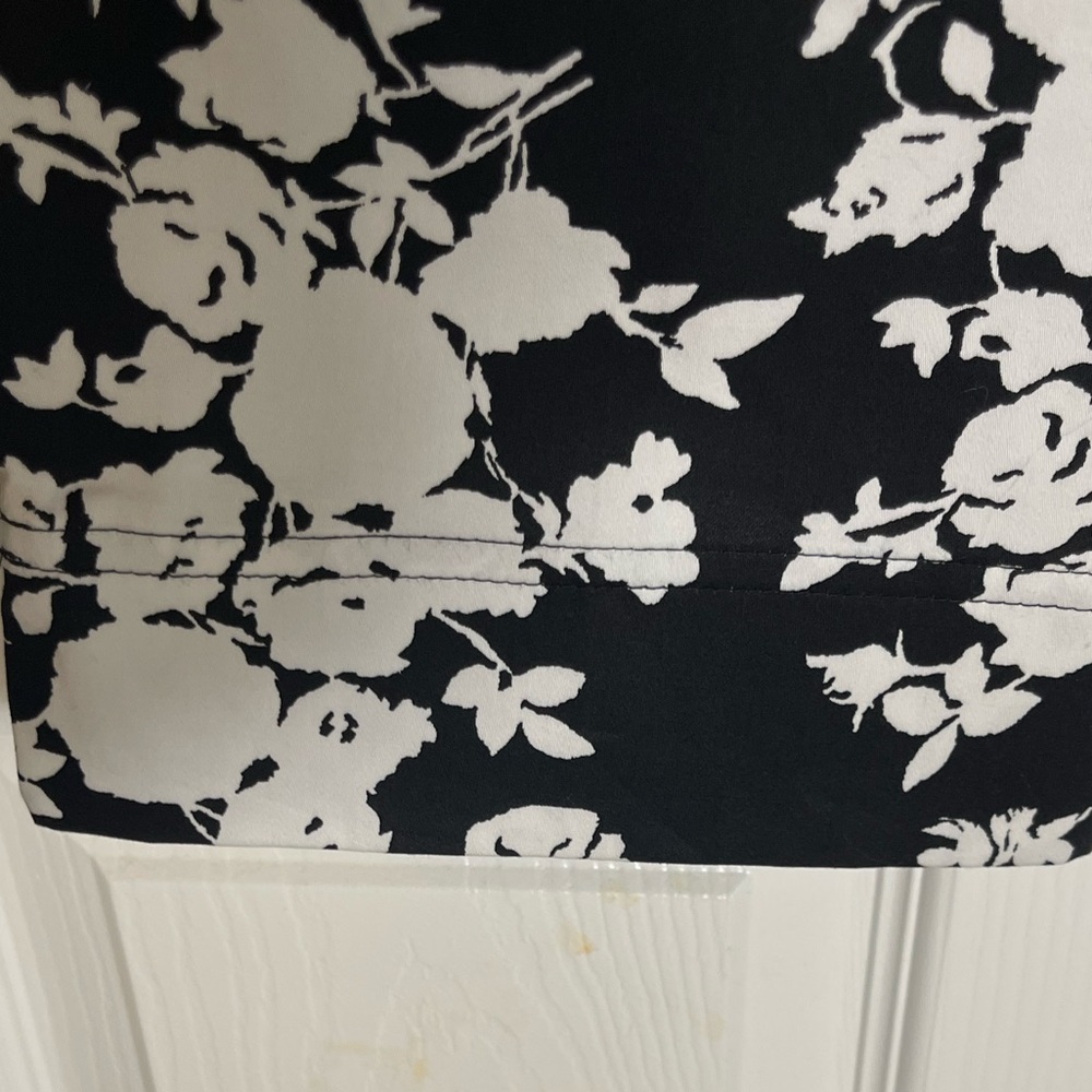 NWT: CHARTER CLUB Black and White Floral Ankle Pants Side Zipper Size 14 - Picture 7 of 8